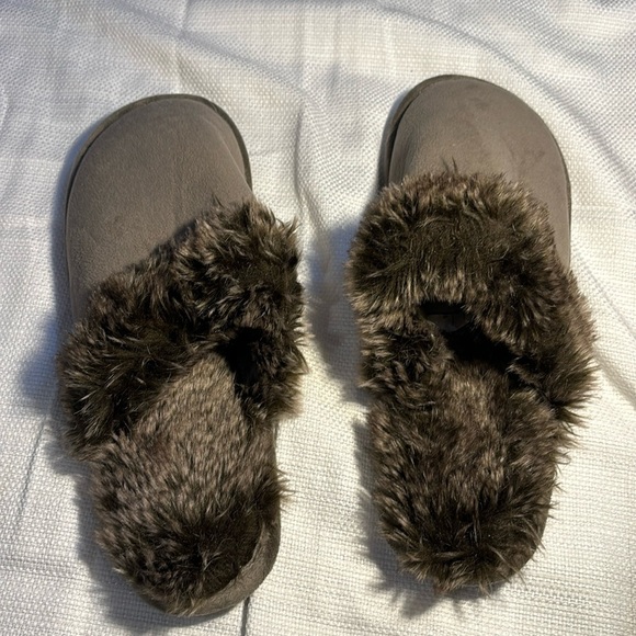 RH LUXE FUR Collection Sage Green Size 7 - Picture 1 of 6